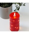 Bougie LED avec guirlande lumineuse, 15cm de haut, effet flamme - Ø7,5cm, fonctionne avec télécommande, véritable cire, rouge