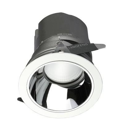 35W Ø16cm LED hotel downlight, RA95 - 2300lm, 0-27° justerbar spredning, sølv reflektor, Hull: Ø15cm