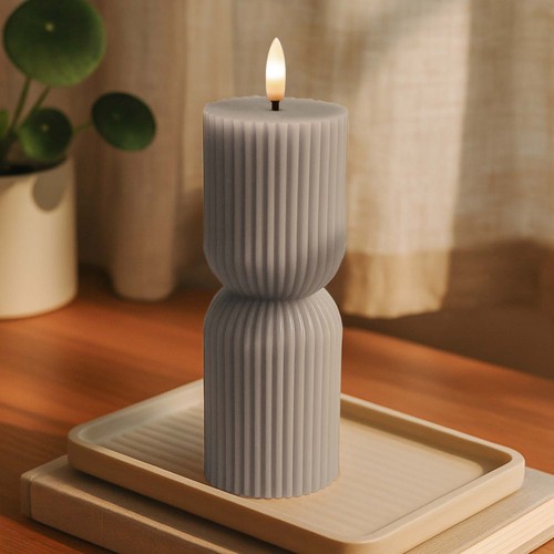 Bougie sablier LED 23cm, effet flamme, gris - Ø7,5cm, télécommande, minuterie, vraie cire