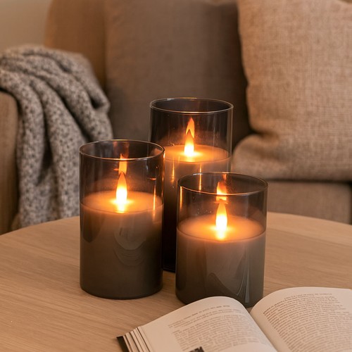 LED Blockljus set i rökfärgat glas Ø7,5cm, 3 st, flameffekt - Inkl. fjärrkontroll och timer, 10/12,5/15cm hög, äkta stearin